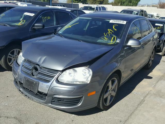 3VWRL7AJ9AM051474 - 2010 VOLKSWAGEN JETTA TDI GRAY photo 2