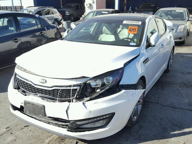 5XXGR4A69DG229554 - 2013 KIA OPTIMA SX WHITE photo 2