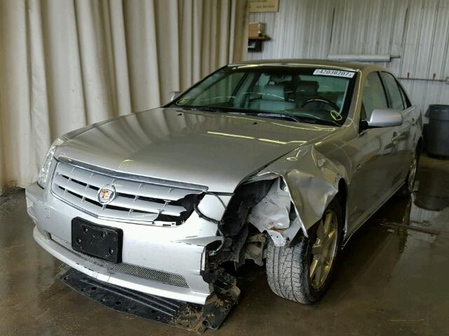 1G6DW677670124681 - 2007 CADILLAC STS SILVER photo 2