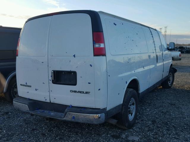 1GCGG29V961173443 - 2006 CHEVROLET EXPRESS G2 WHITE photo 4