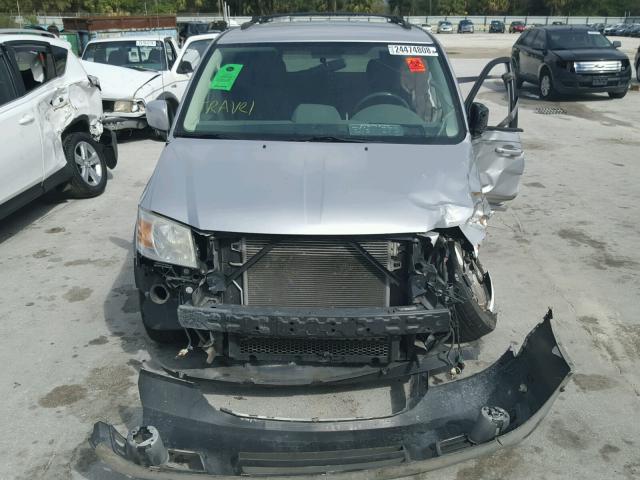 2D4RN5D18AR180475 - 2010 DODGE GRAND CARA GRAY photo 9