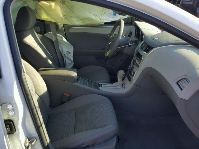 1G1ZB5E08CF281837 - 2012 CHEVROLET MALIBU LS WHITE photo 5