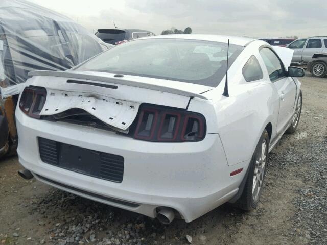 1ZVBP8AMXE5298908 - 2014 FORD MUSTANG WHITE photo 4