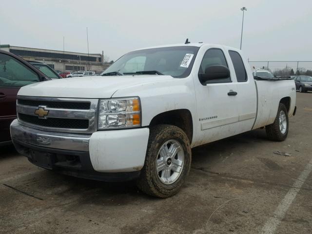 1GCEK19J88E156190 - 2008 CHEVROLET SILVERADO WHITE photo 2