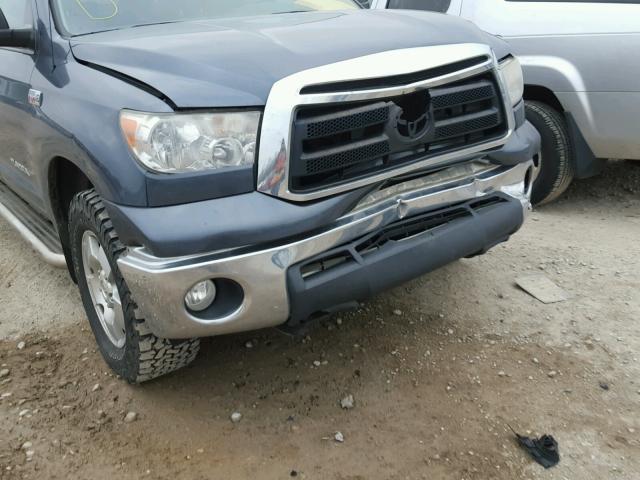 5TFDW5F16AX139295 - 2010 TOYOTA TUNDRA CRE BLUE photo 9