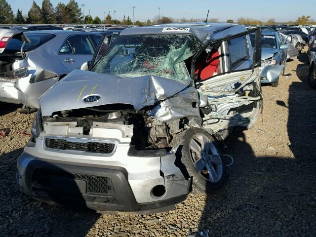 KNDJT2A20A7046377 - 2010 KIA SOUL + SILVER photo 2