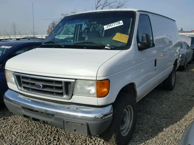 1FTSE34L55HB33698 - 2005 FORD ECONOLINE WHITE photo 2