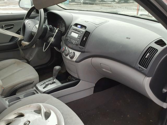 KMHDU4AD7AU938274 - 2010 HYUNDAI ELANTRA BL SILVER photo 5