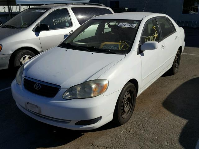 1NXBR32E15Z556872 - 2005 TOYOTA COROLLA WHITE photo 2