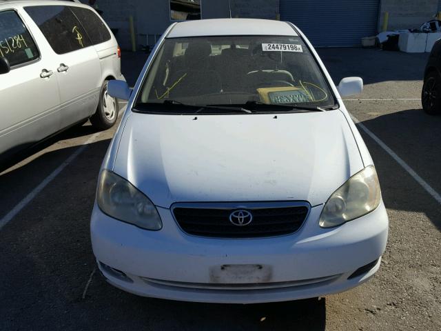 1NXBR32E15Z556872 - 2005 TOYOTA COROLLA WHITE photo 9