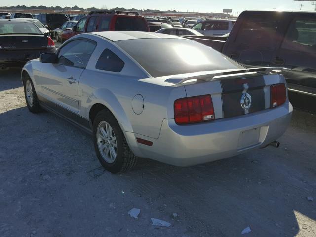 1ZVFT80N355182313 - 2005 FORD MUSTANG SILVER photo 3