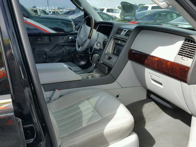 5LMFU27R54LJ00512 - 2004 LINCOLN NAVIGATOR BLACK photo 5