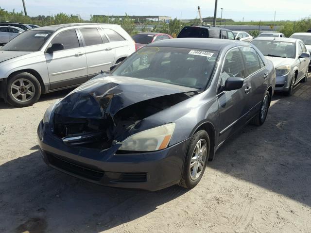 1HGCM56306A029213 - 2006 HONDA ACCORD SE GRAY photo 2