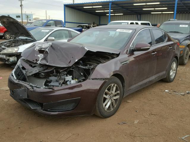 KNAGM4A72B5182714 - 2011 KIA OPTIMA LX MAROON photo 2