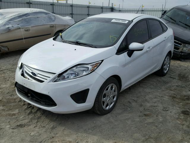 3FADP4AJ3CM112455 - 2012 FORD FIESTA S WHITE photo 2