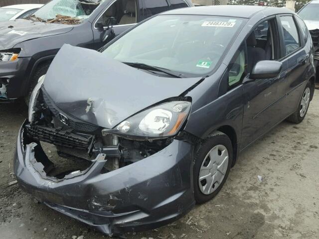 JHMGE8H33DC000736 - 2013 HONDA FIT GRAY photo 2