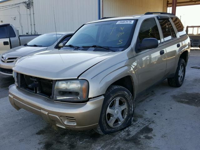 1GNDS13S662108500 - 2006 CHEVROLET TRAILBLAZE GOLD photo 2