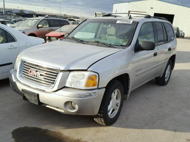 1GKDT13SX62163994 - 2006 GMC ENVOY SILVER photo 2