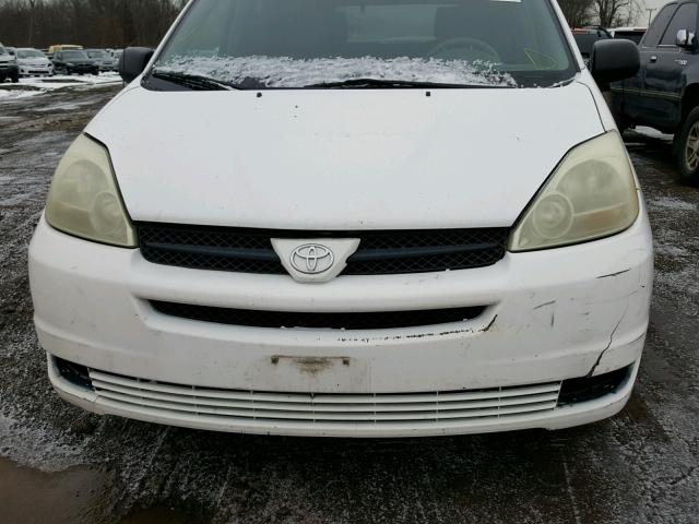 5TDZA23C25S319670 - 2005 TOYOTA SIENNA CE WHITE photo 9