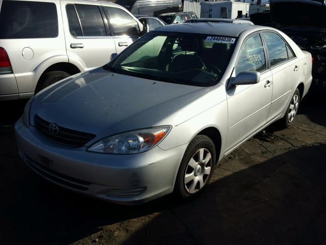 4T1BE32K73U677677 - 2003 TOYOTA CAMRY LE SILVER photo 2