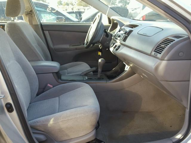 4T1BE32K73U677677 - 2003 TOYOTA CAMRY LE SILVER photo 5