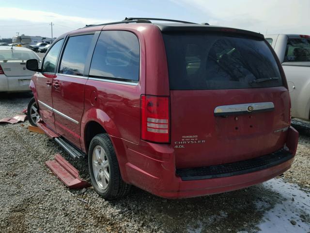 2A4RR5DX0AR207166 - 2010 CHRYSLER TOWN & COU RED photo 3