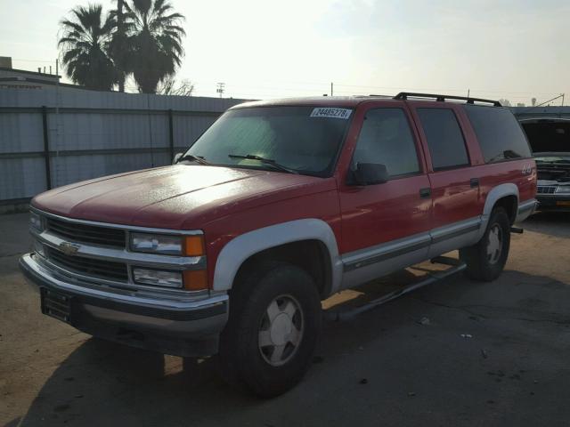 1GNFK16R3TJ361065 - 1996 CHEVROLET SUBURBAN K RED photo 2