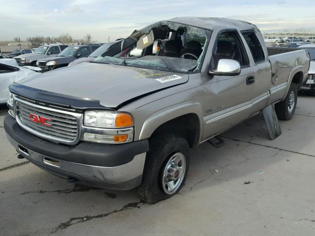 1GTHC29GX2E144442 - 2002 GMC SIERRA C25 TAN photo 2