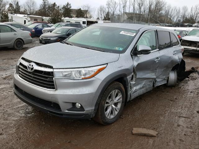 5TDBKRFH2FS223313 - 2015 TOYOTA HIGHLANDER SILVER photo 2