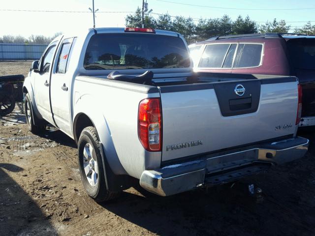 1N6AD0EV1BC438683 - 2011 NISSAN FRONTIER S SILVER photo 3