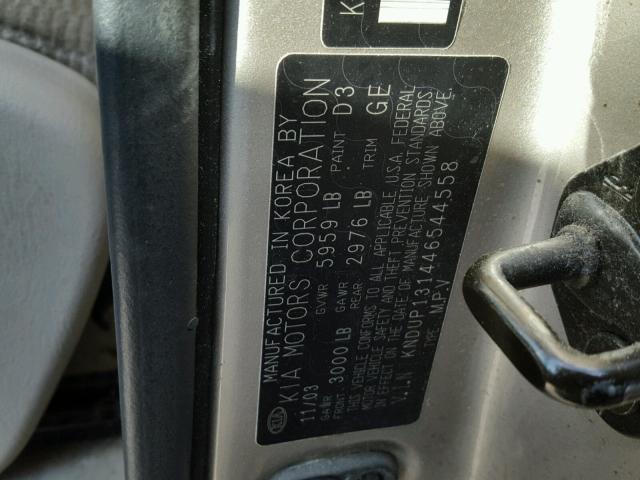 KNDUP131446544558 - 2004 KIA SEDONA EX GOLD photo 10