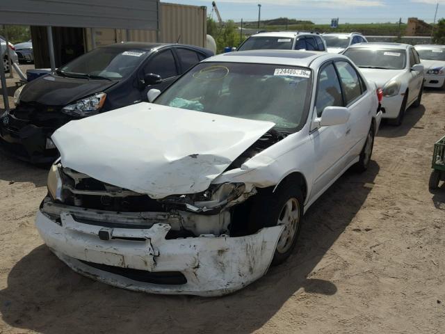 1HGCG5654YA121498 - 2000 HONDA ACCORD EX WHITE photo 2