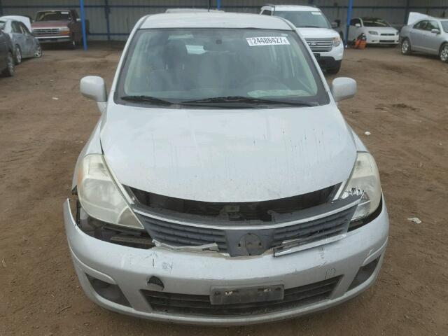 3N1BC13E77L372920 - 2007 NISSAN VERSA S/SL SILVER photo 9