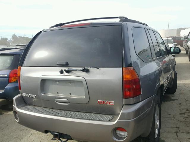 1GKDS13S452314698 - 2005 GMC ENVOY GRAY photo 4