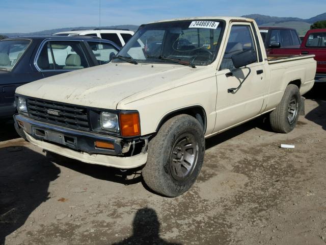 JT4RN50R6F0070437 - 1985 TOYOTA PICKUP 1/2 BEIGE photo 2