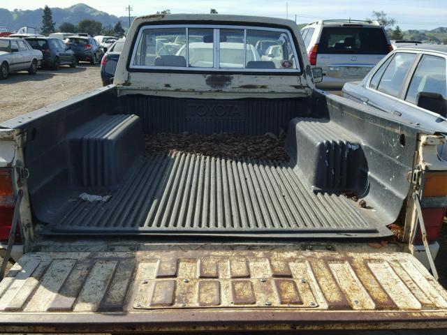 JT4RN50R6F0070437 - 1985 TOYOTA PICKUP 1/2 BEIGE photo 6