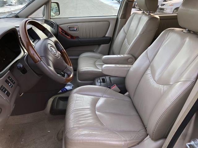 JTJGF10U110117249 - 2001 LEXUS RX 300 GOLD photo 9