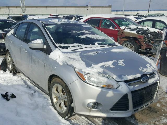 1FAHP3F22CL102627 - 2012 FORD FOCUS SE SILVER photo 1