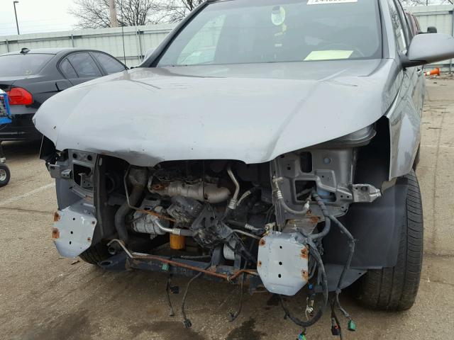 2CKDL63F166125156 - 2006 PONTIAC TORRENT GRAY photo 9