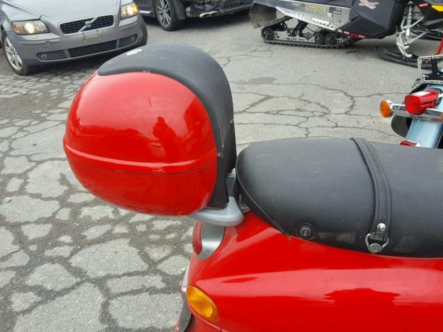 ZAPM198F135009100 - 2003 VESPA M198F RED photo 6