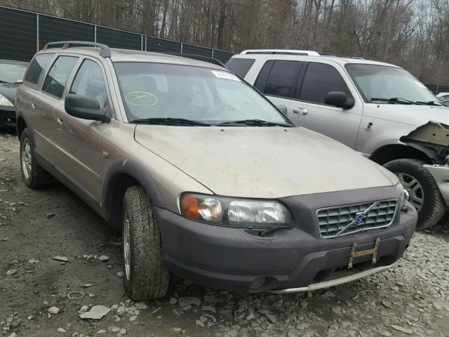 YV1SZ58D621081032 - 2002 VOLVO V70 XC GOLD photo 1