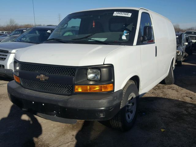 1GCSGAFXXE1103054 - 2014 CHEVROLET EXPRESS G1 WHITE photo 2