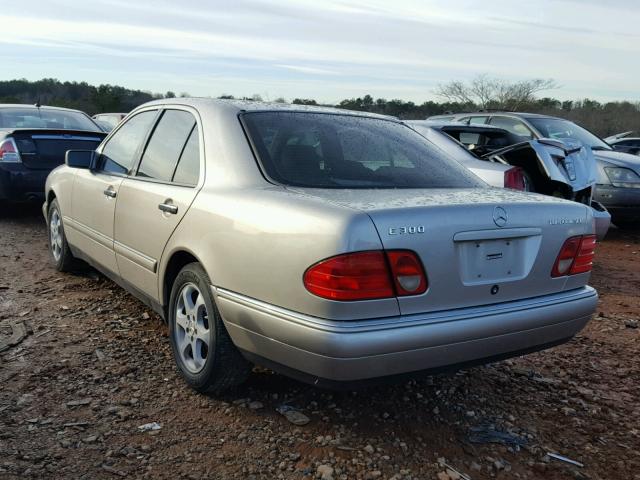 WDBJF25F8WA550964 - 1998 MERCEDES-BENZ E 300TD TAN photo 3