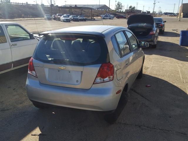 KL1TD62605B432922 - 2005 CHEVROLET AVEO BASE Gümüş fotoğraf 4