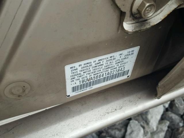 19UUA56641A021843 - 2001 ACURA 3.2TL GOLD photo 10