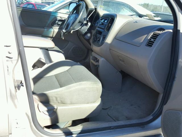 1FMCU04101KA93706 - 2001 FORD ESCAPE XLT TAN photo 5