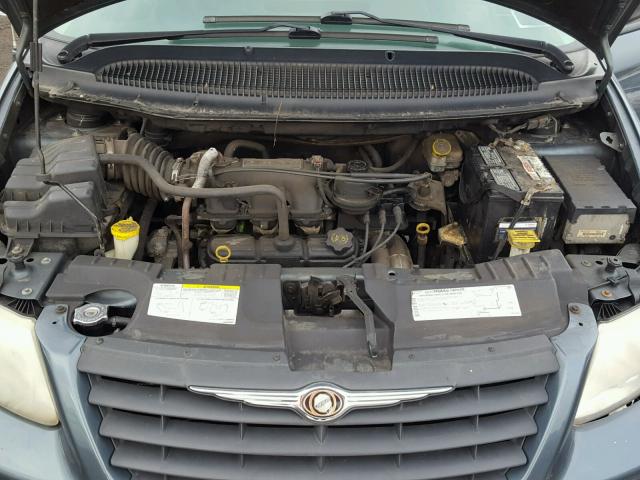 1C4GP45R55B235417 - 2005 CHRYSLER TOWN & COU GREEN photo 7