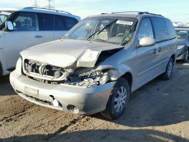 KNDUP132256704723 - 2005 KIA SEDONA EX BEIGE photo 2