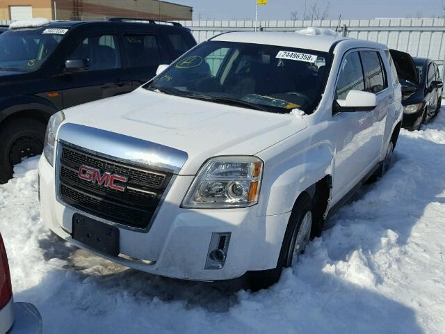 2CTFLCEW7A6336161 - 2010 GMC TERRAIN SL WHITE photo 2