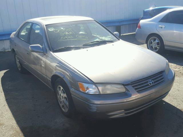 4T1BF22K0VU014106 - 1997 TOYOTA CAMRY CE GOLD photo 1